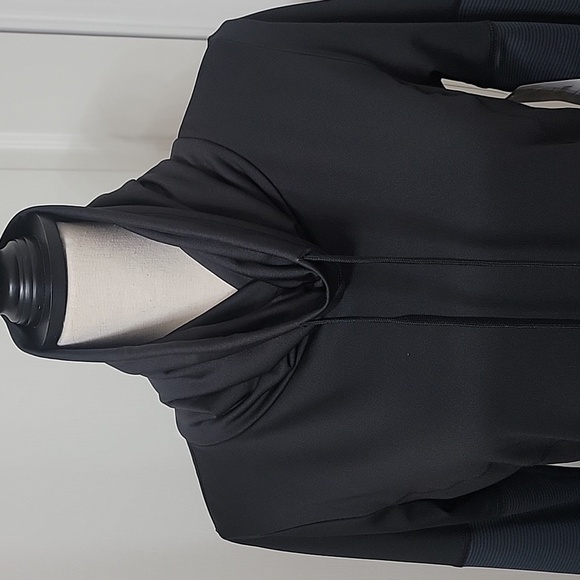 Danskin Size M Black Funnel Neck Pullover Athletic Top, Long Sleeve NEW with Tag - Picture 2 of 15